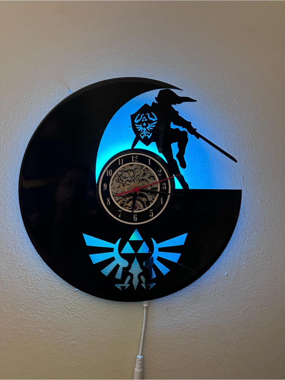 Legend of Zelda Vinyl Video Game Wall Clock with LED Backlight *changes color